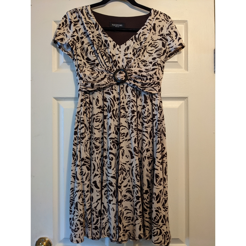 DRESS SIZE 6 PETITE